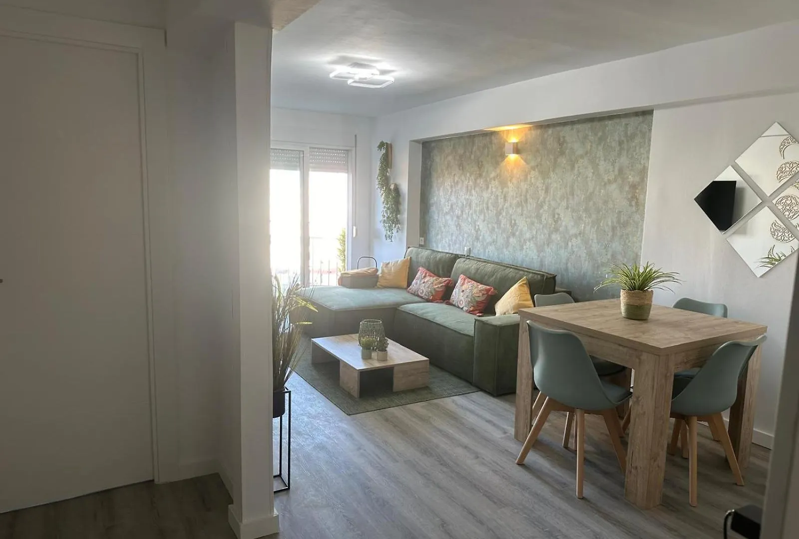 Apartamento Acuario By Holiday Homes Malaga Benalmádena